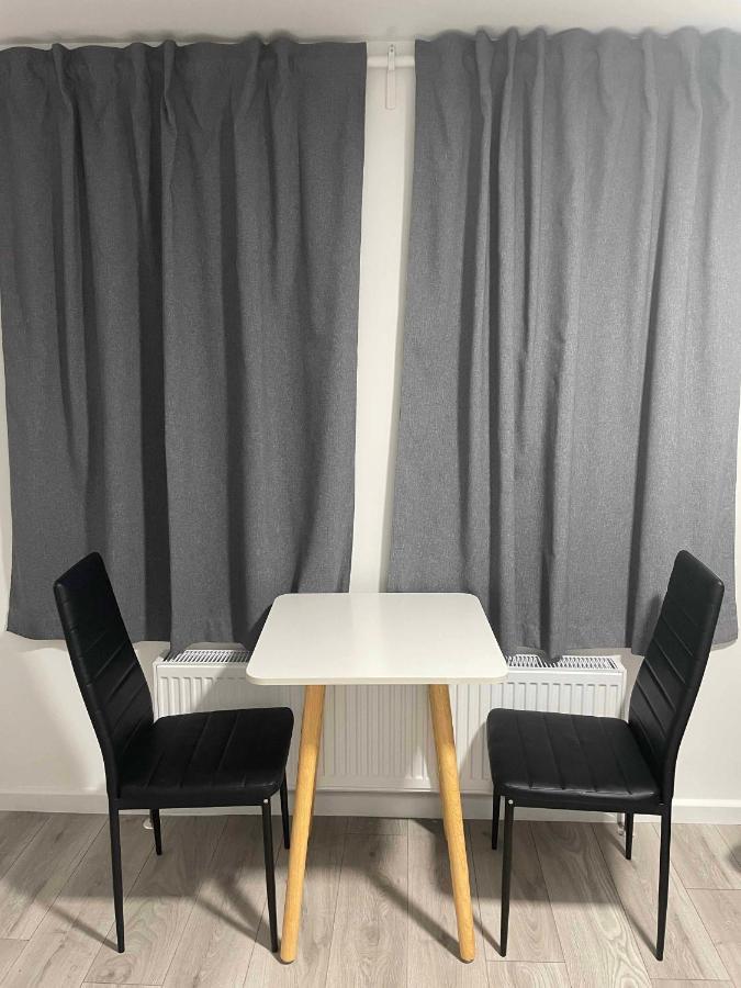 Studio Flat Private Bathroom Wc And Kitchenette London Exteriör bild