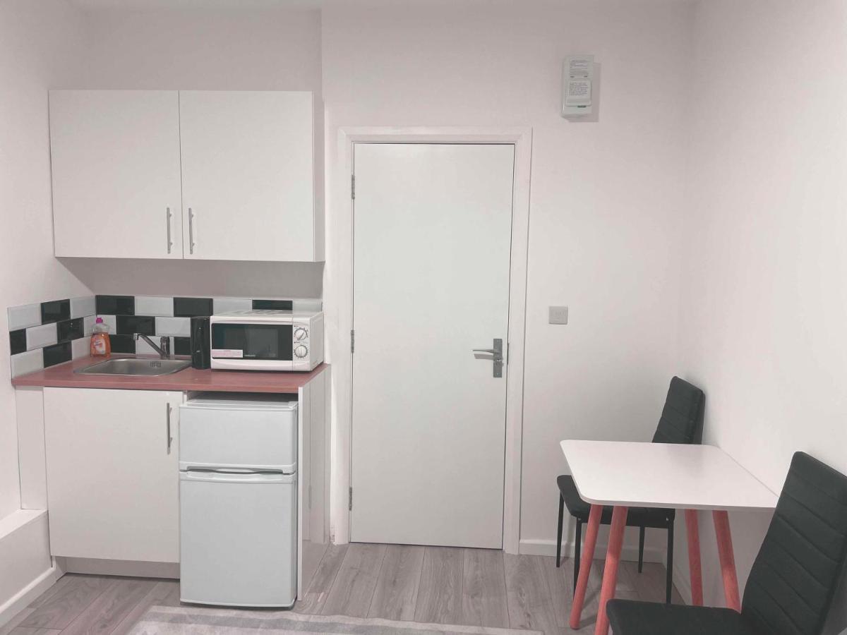 Studio Flat Private Bathroom Wc And Kitchenette London Exteriör bild