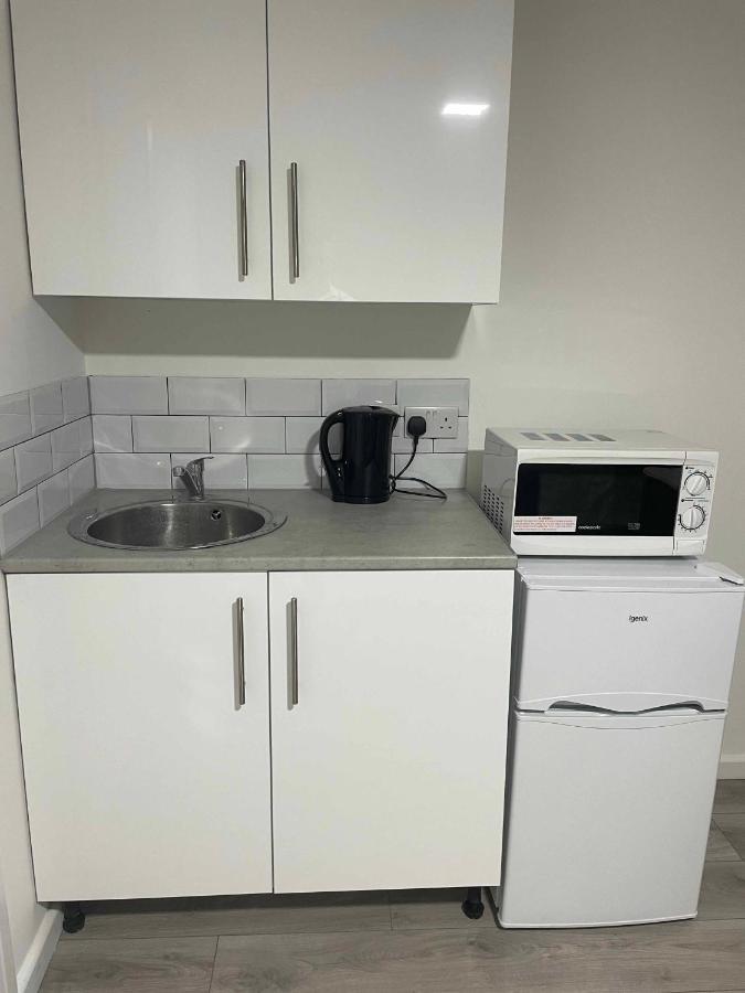 Studio Flat Private Bathroom Wc And Kitchenette London Exteriör bild